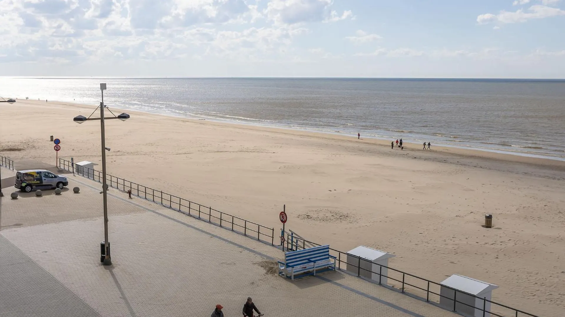 Nice Apartment With Shared Pool Middelkerke